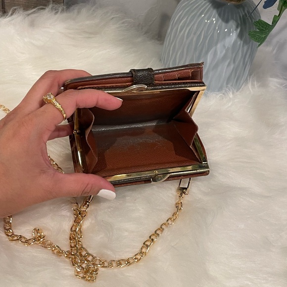 Authentic Louis Vuitton Kisslock Wallet On A Chain | MI1010 - Picture 16 of 16